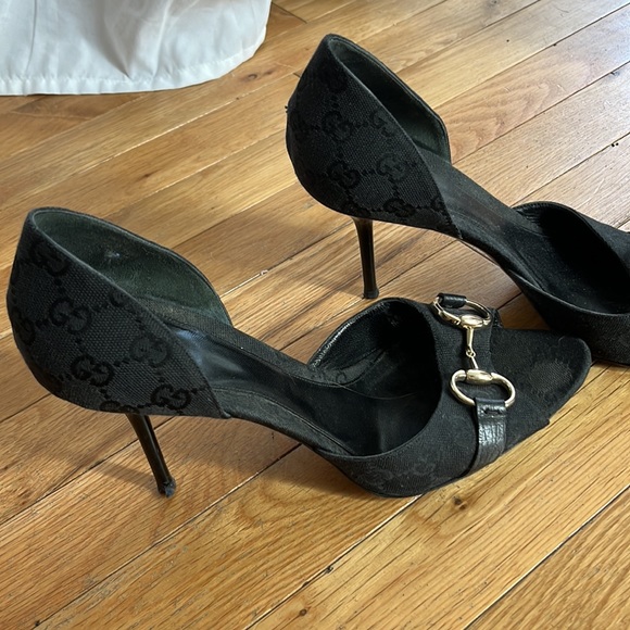 AUTHENTIC GUCCI heels - Picture 2 of 4